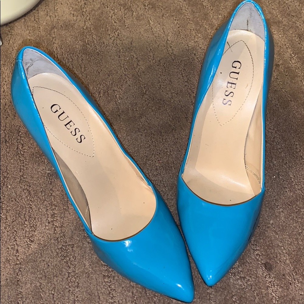 LIKE NEW GUESS HELLS